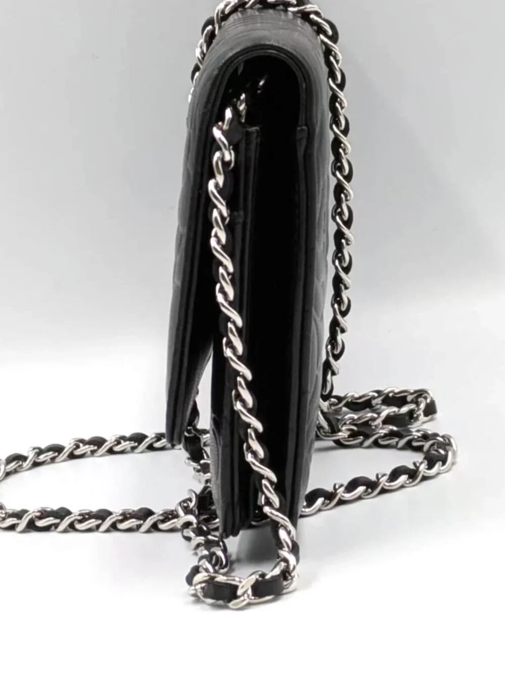 Pre-owned Chanel Camellia Embossed Lambskin Wallet On Chain Black - Picture 3 of 13